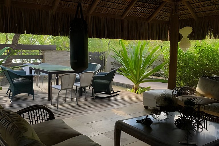 Paraíso de 7 quartos, 6 suítes, piscina, no Pontal