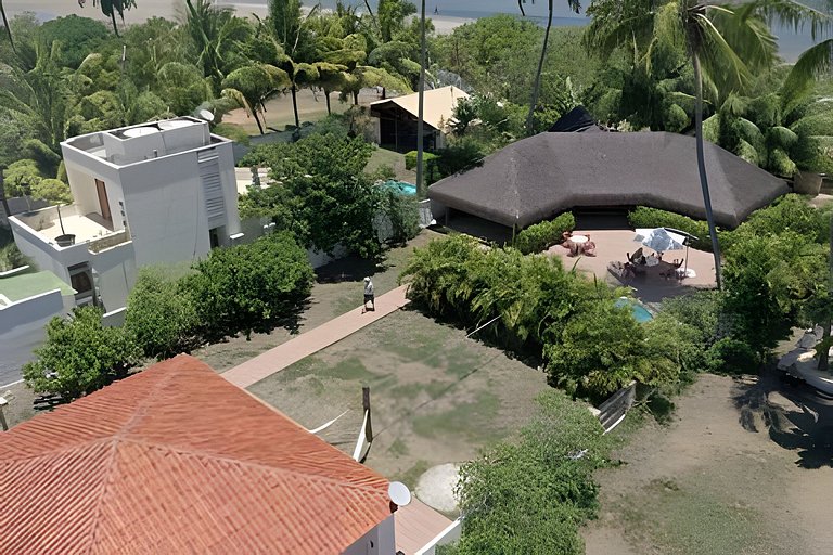 Paraíso de 7 quartos, 6 suítes, piscina, no Pontal